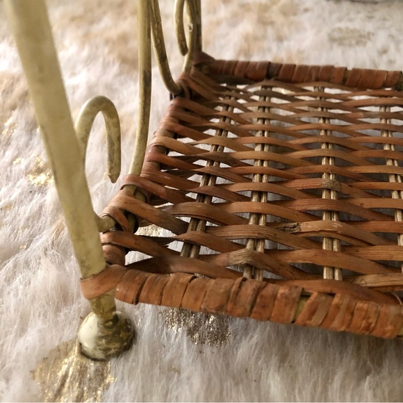 Vintage Rattan Metal Sea Shell Motif Shelf - Picture 3 of 5